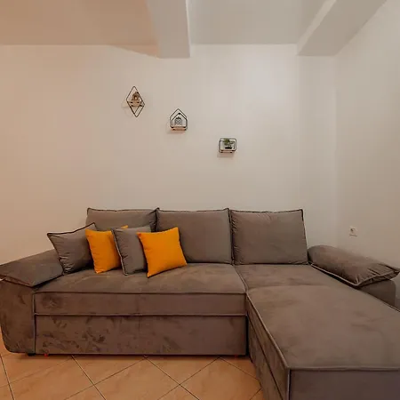 Budo Apartment *
