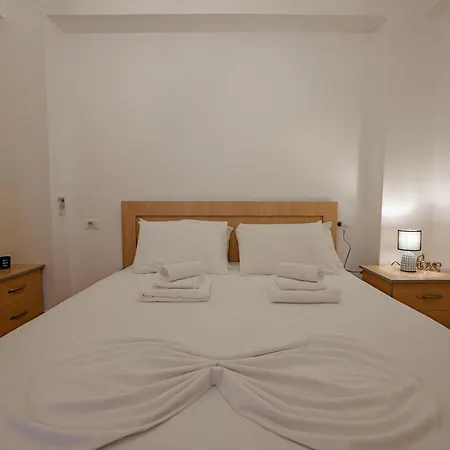 Budo * Sarandë